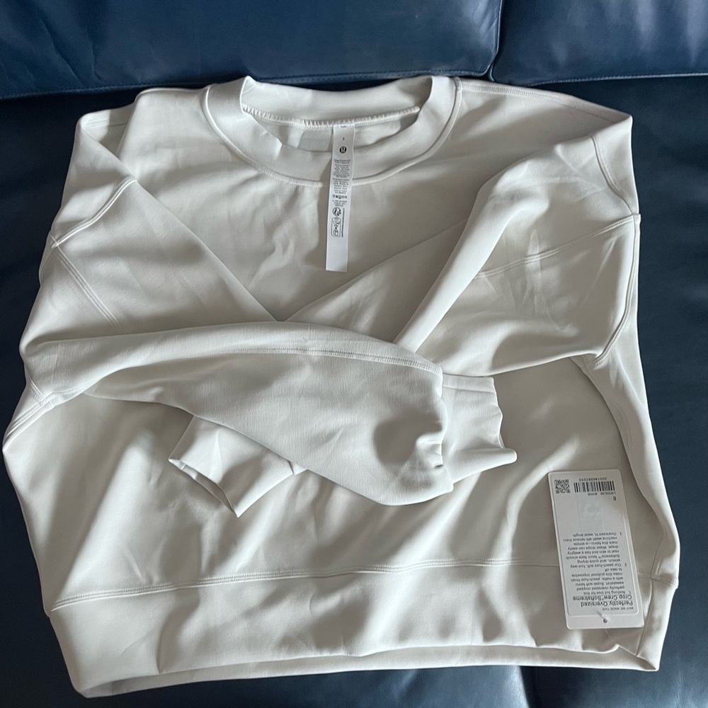 NWT Lululemon crop crew